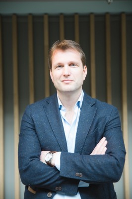 Dealmaker photo