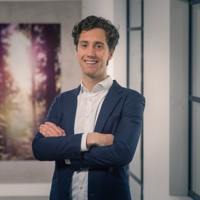 Dealmaker photo