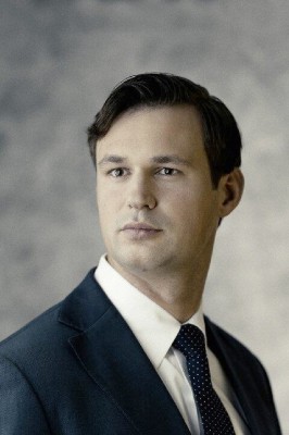 Dealmaker photo