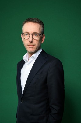 Dealmaker photo