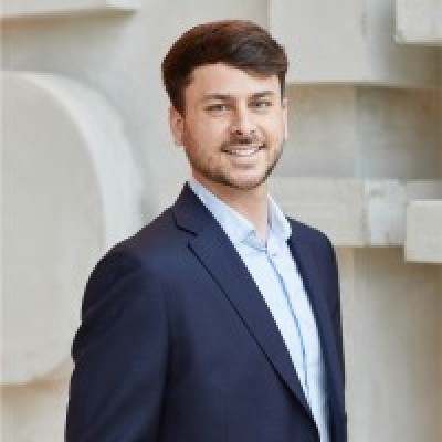Dealmaker photo