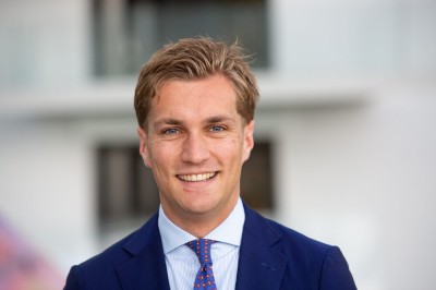Dealmaker photo