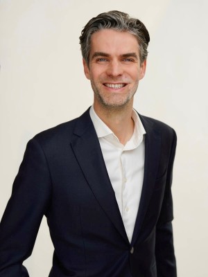 Dealmaker photo