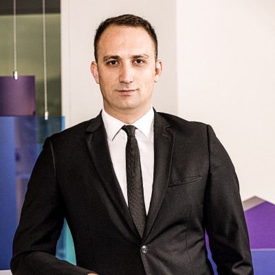 Dealmaker photo
