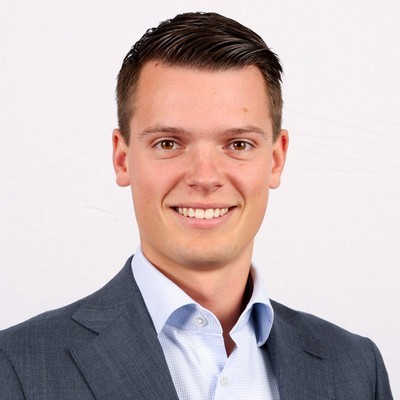 Dealmaker photo