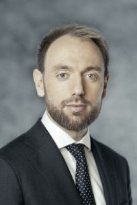 Dealmaker photo