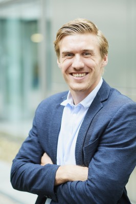 Dealmaker photo