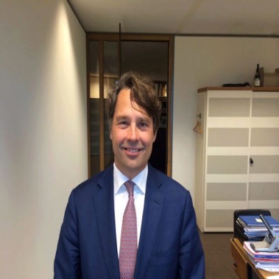 Dealmaker photo