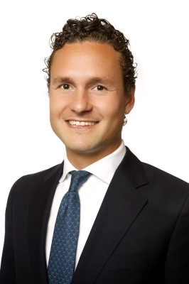 Dealmaker photo