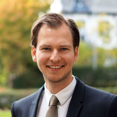 Dealmaker photo