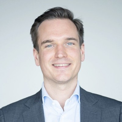 Dealmaker photo