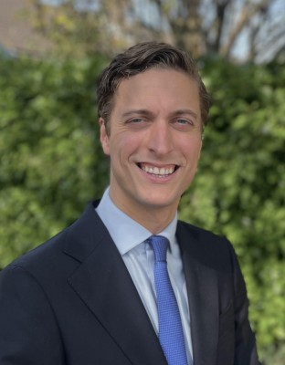 Dealmaker photo