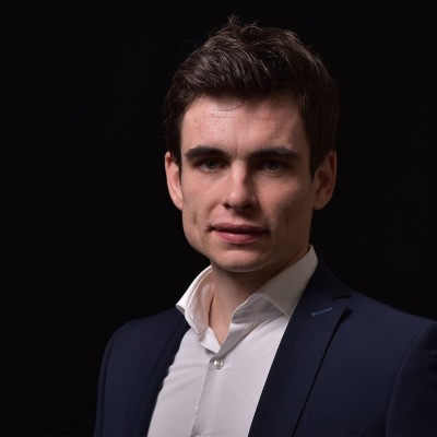 Dealmaker photo