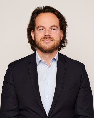 Dealmaker photo