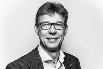 Dealmaker photo