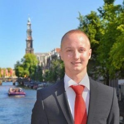 Dealmaker photo