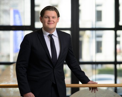 Dealmaker photo