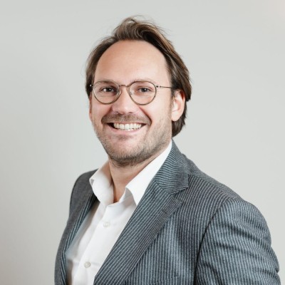 Dealmaker photo