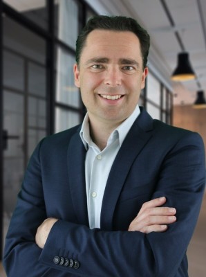 Dealmaker photo