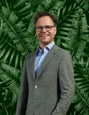 Dealmaker photo