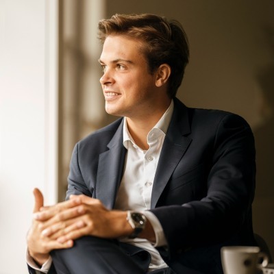 Dealmaker photo