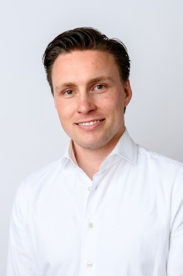 Dealmaker photo