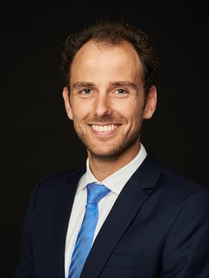 Dealmaker photo