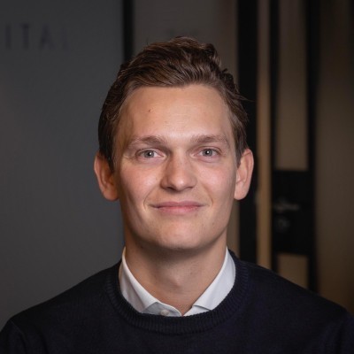 Dealmaker photo