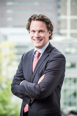 Dealmaker photo