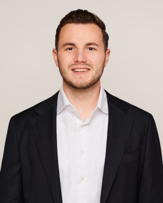 Dealmaker photo