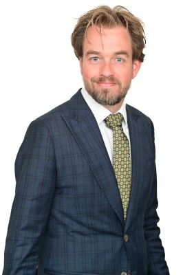 Dealmaker photo
