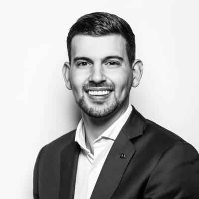 Dealmaker photo