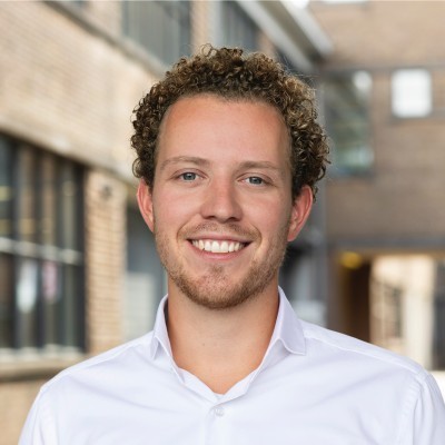Dealmaker photo