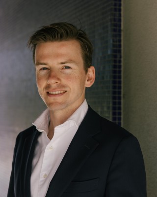 Dealmaker photo