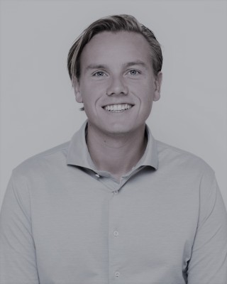 Dealmaker photo
