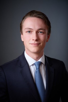 Dealmaker photo