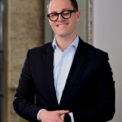 Dealmaker photo