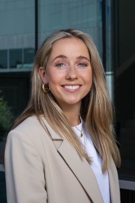 Dealmaker photo