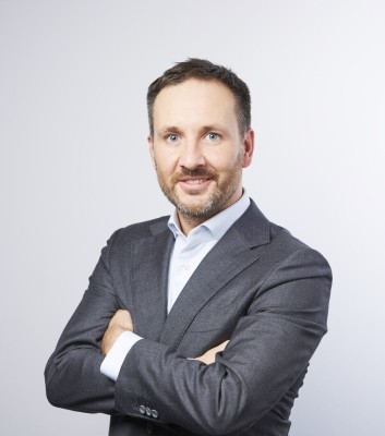 Dealmaker photo