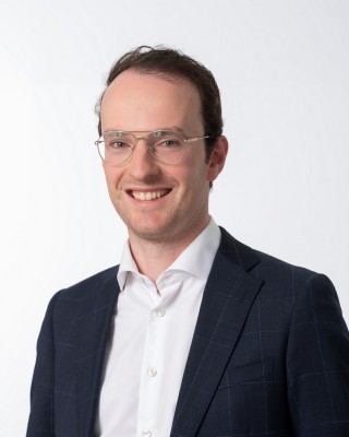 Dealmaker photo