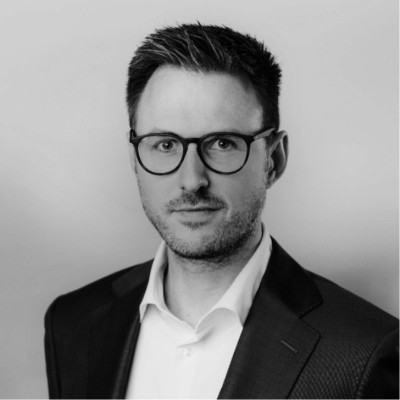 Dealmaker photo