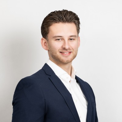 Dealmaker photo