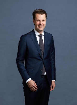 Dealmaker photo