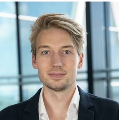 Dealmaker photo
