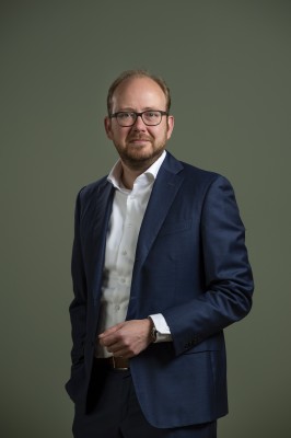 Dealmaker photo