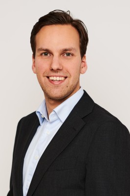 Dealmaker photo