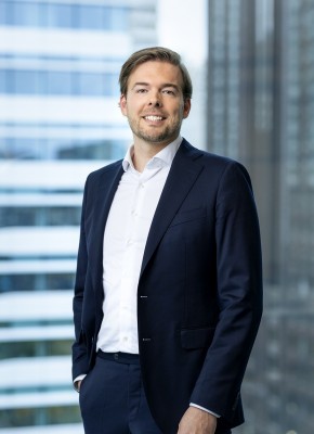 Dealmaker photo