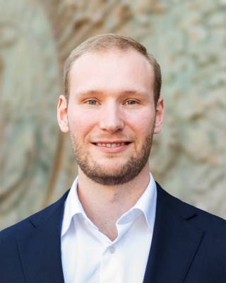 Dealmaker photo