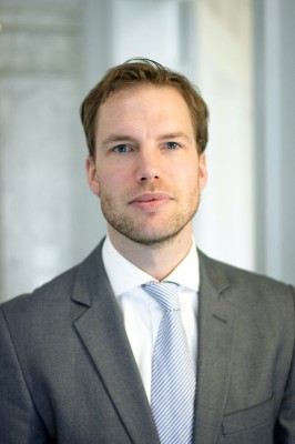 Dealmaker photo