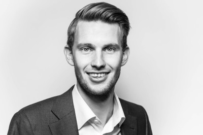 Dealmaker photo